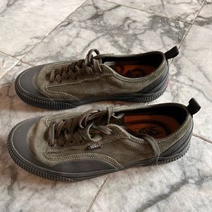 Vans shoes - size 9 - like new